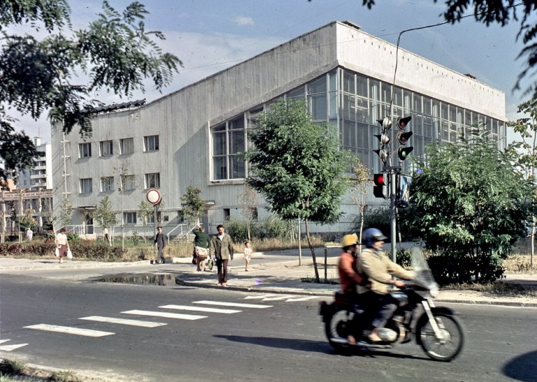 Sportshallen fra utsiden, før katastrofen.  Foto: Pripyat.com
