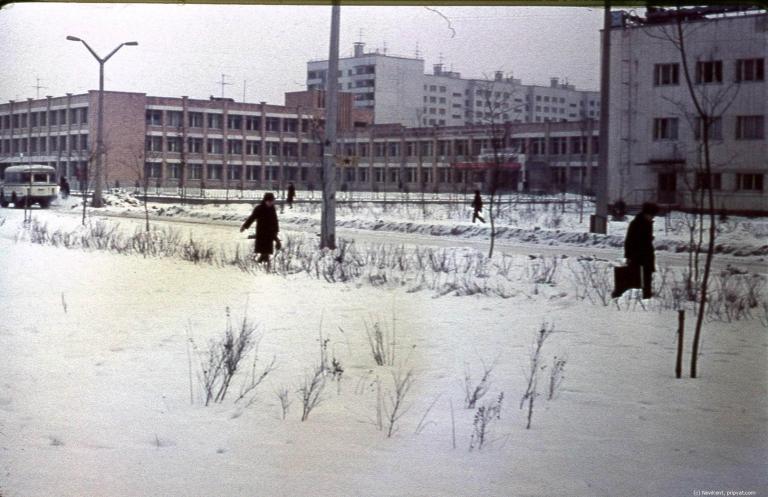 Vinterbilde fra Skole nummer tre - før katastrofen. Foto: Pripyat.com