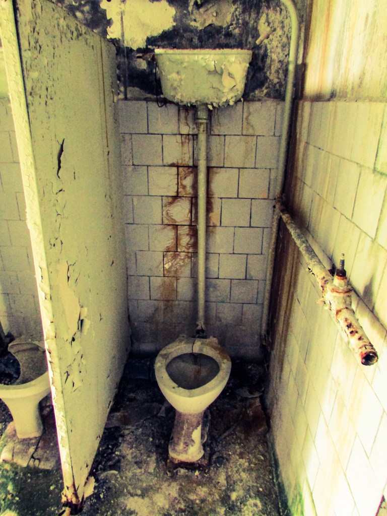 Toalett på Skole nummer tre.