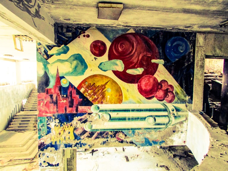 Fremtidsvisjoner på et av veggmaleriene.