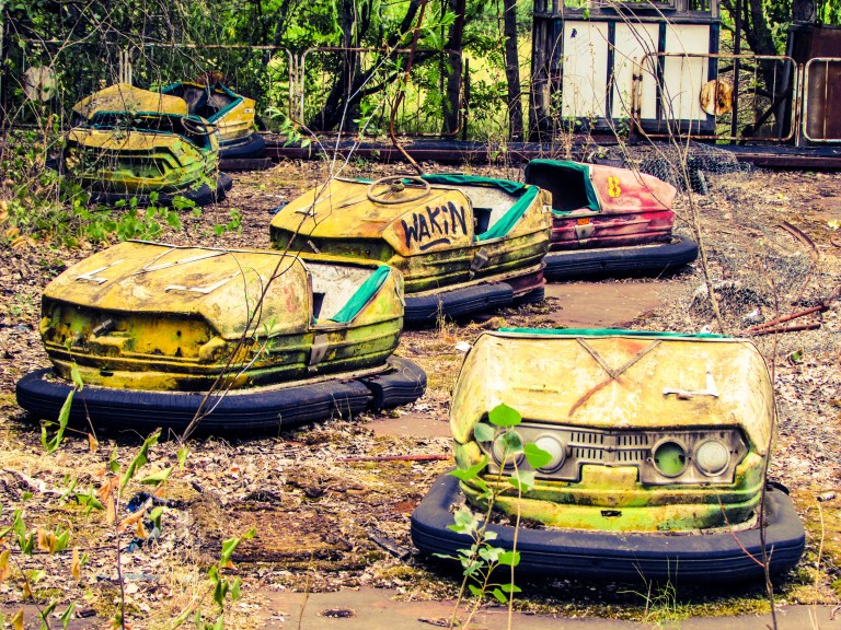 Radarbilene i fornøyelsesparken i Pripyat står slik de sto da de ble forlatt, kvelden før eksplosjonen i reaktor nummer fire.