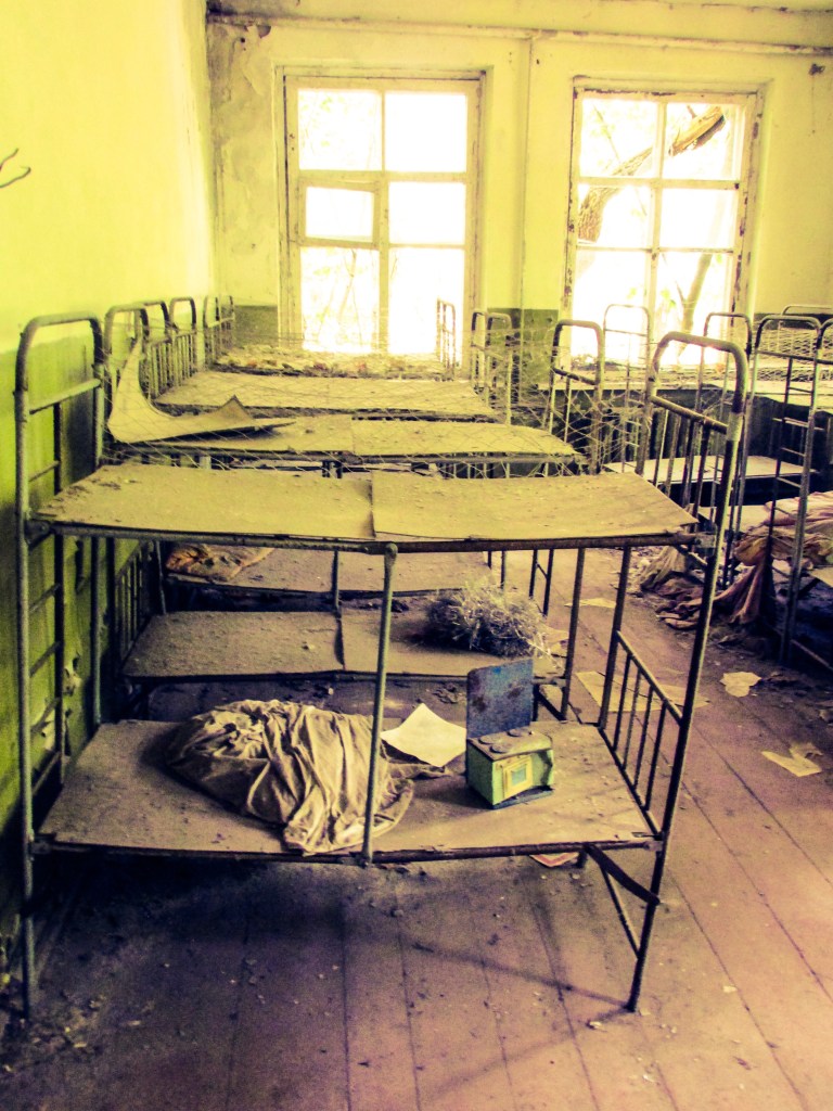 En av sovesalene. De er voksne nå, barna som sov her for 29 år siden.