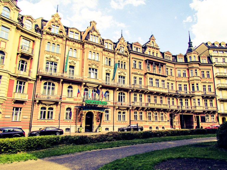 Carlsbad Plaza oser av gammel storhet.