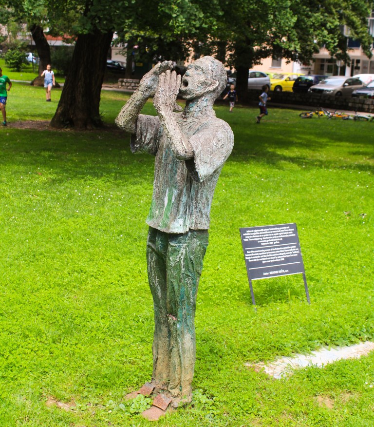 4D89BEE2-5BFB-403A-AD8D-381103C7A4E9