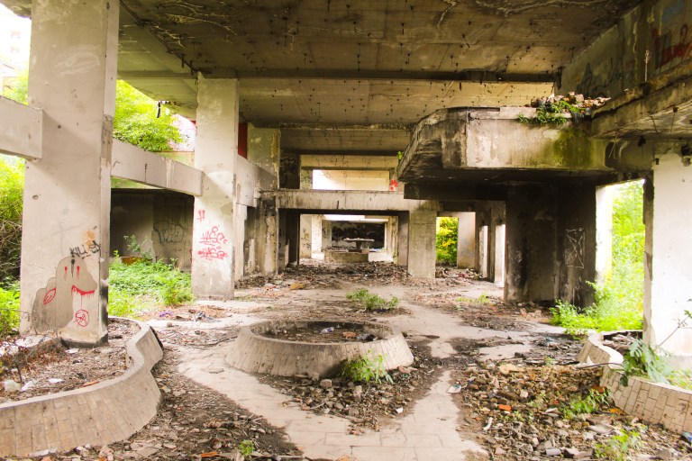 A569B0E2-D18F-4369-9402-1EFB7141D8E0